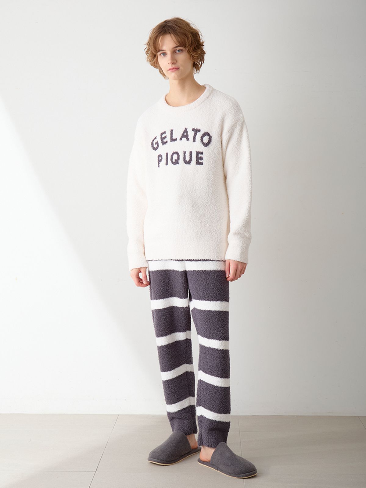 젤라또 피케(GELATO PIQUE) [HOMME] POWDER 로고 자카드 풀오버＆롱 팬츠 셋업 PMNT255052