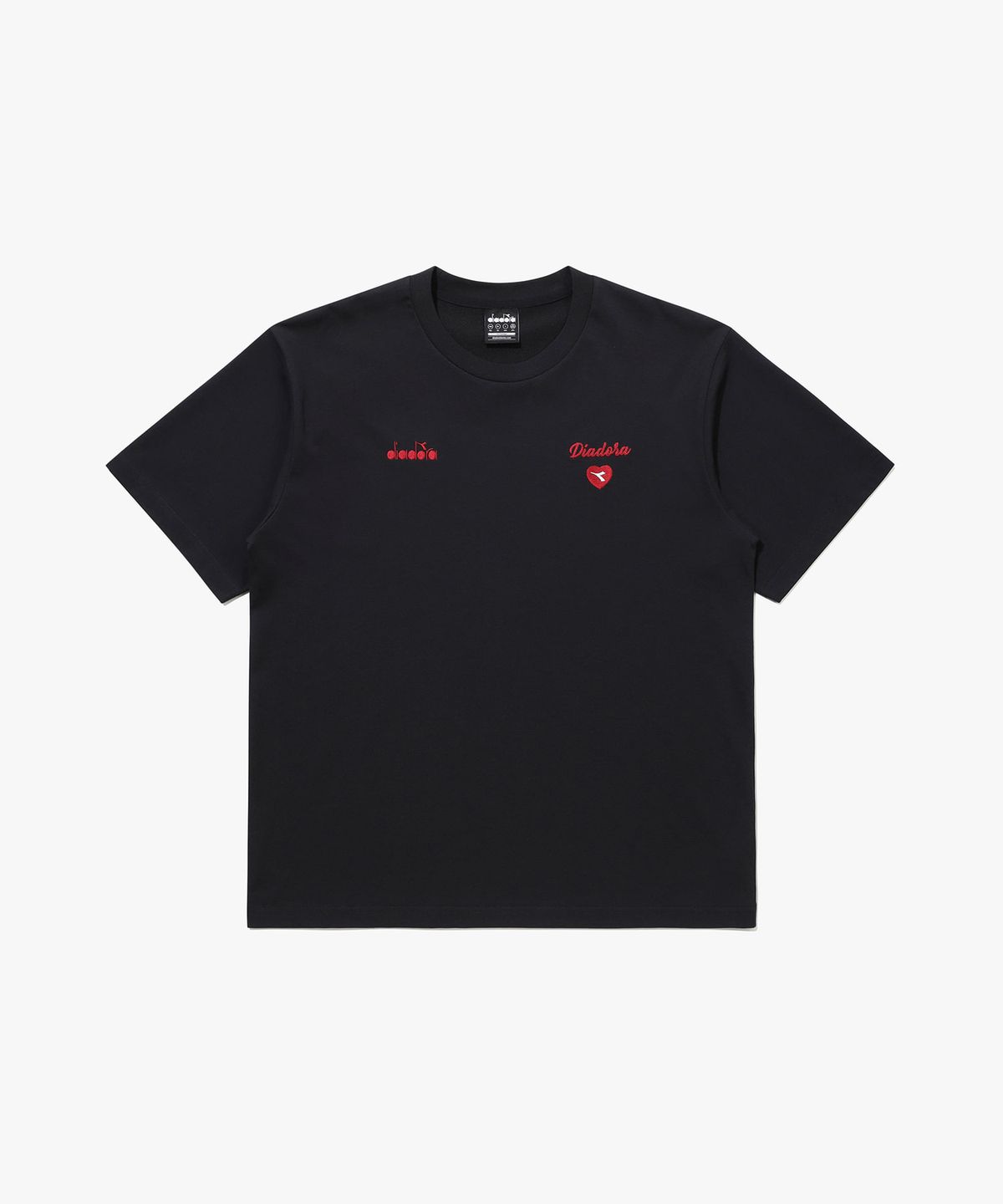디아도라(diadora) 하트 로고 반팔 티셔츠 BLACK