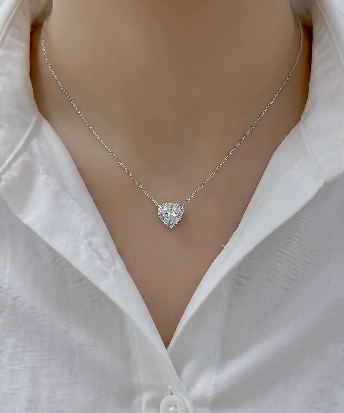 엘렌쥬얼리(HELENE JEWELRY) 925실버 1캐럿 하트 컷 모이사나이트 헤일로 목걸이