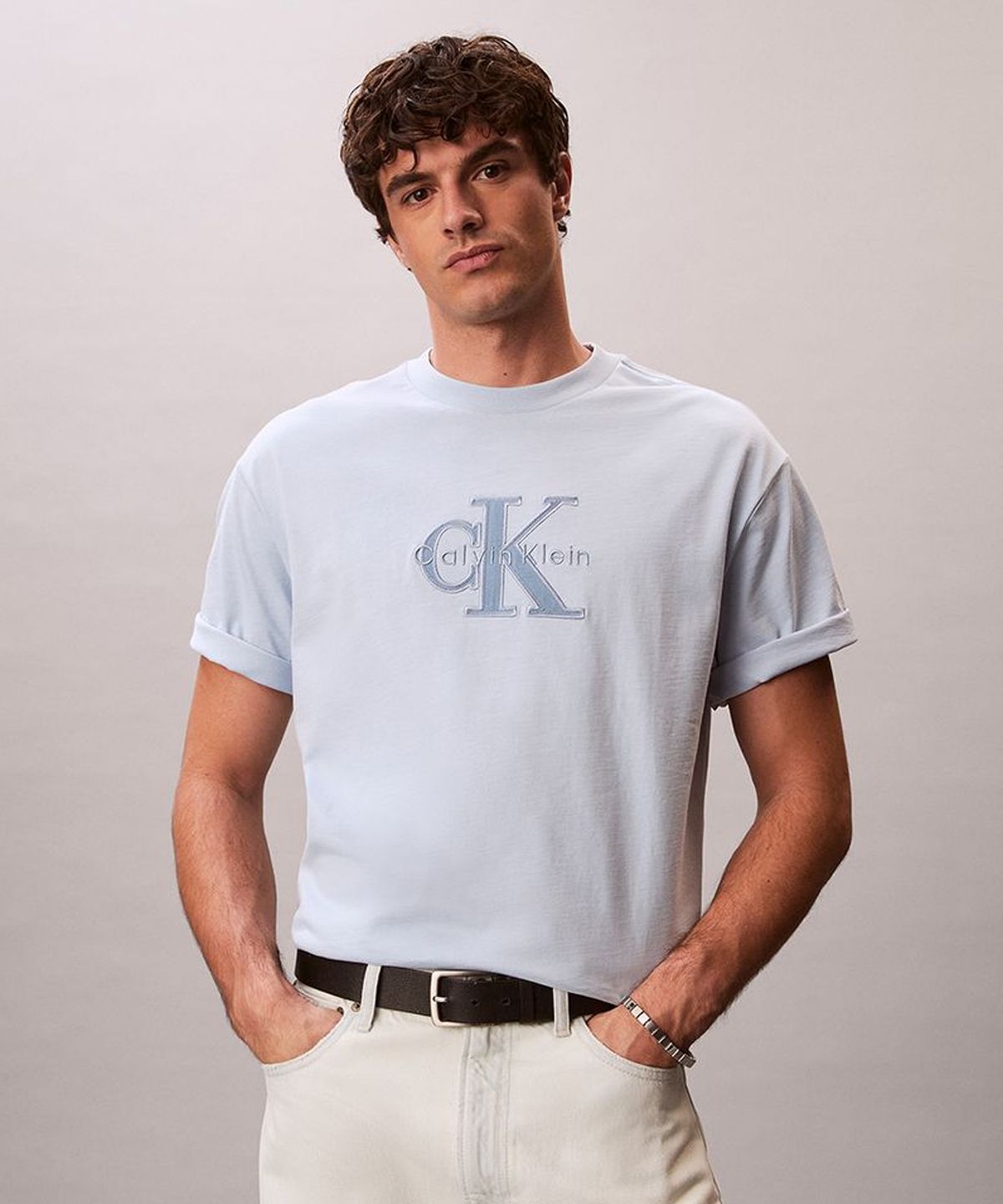 캘빈클라인 진(CALVIN KLEIN JEANS) 엘리베이티드 모노로고 반팔 티셔츠 4RF819G C1O