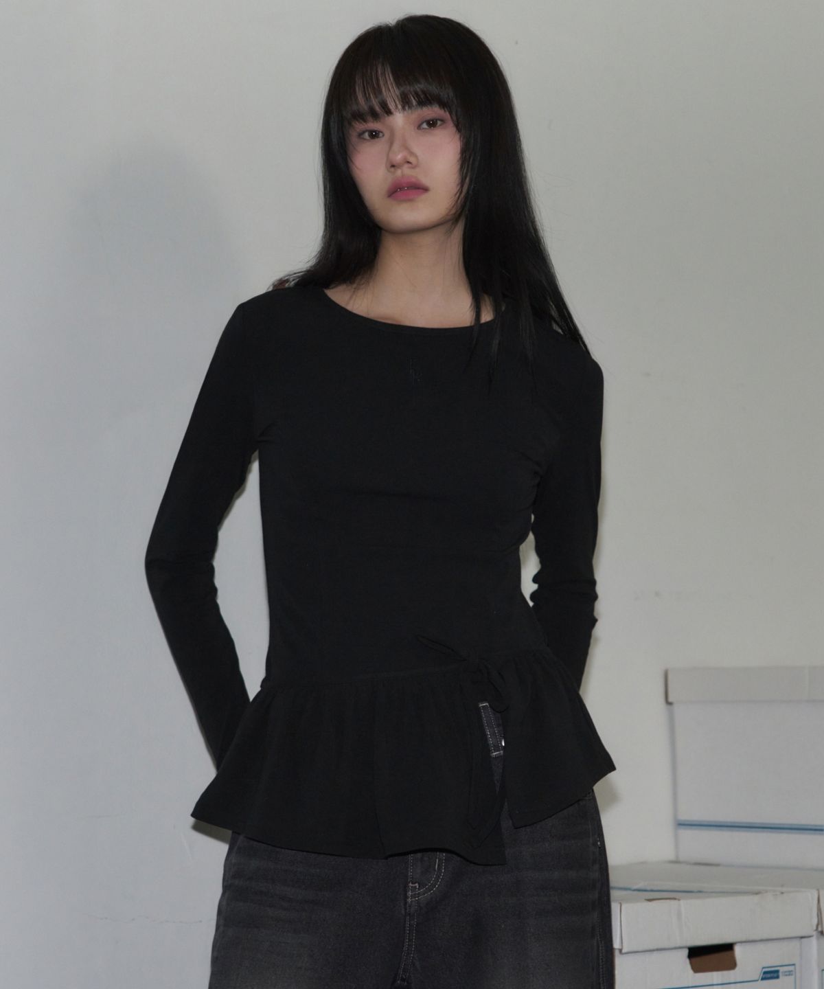 레더리(LEATHERY) 러플 레이어드 롱슬리브 [BLACK]