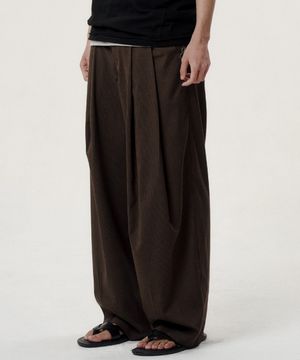 스트라이프 더블 핀턱 와이드 슬랙스 - 브라운