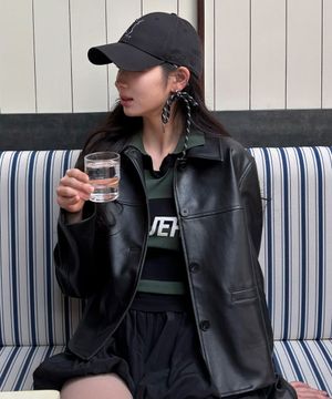 [W]블랙 레더 트러커형 오버핏 점퍼