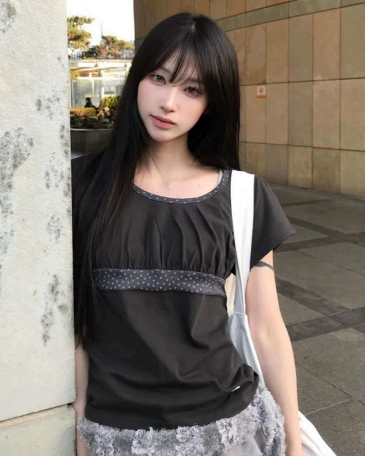 바우프(BAUF) 스타 퍼프드 슬림핏 티셔츠 [차콜]