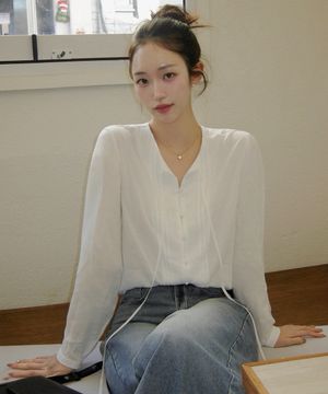 [W]핀턱 타이 화이트 블라우스
