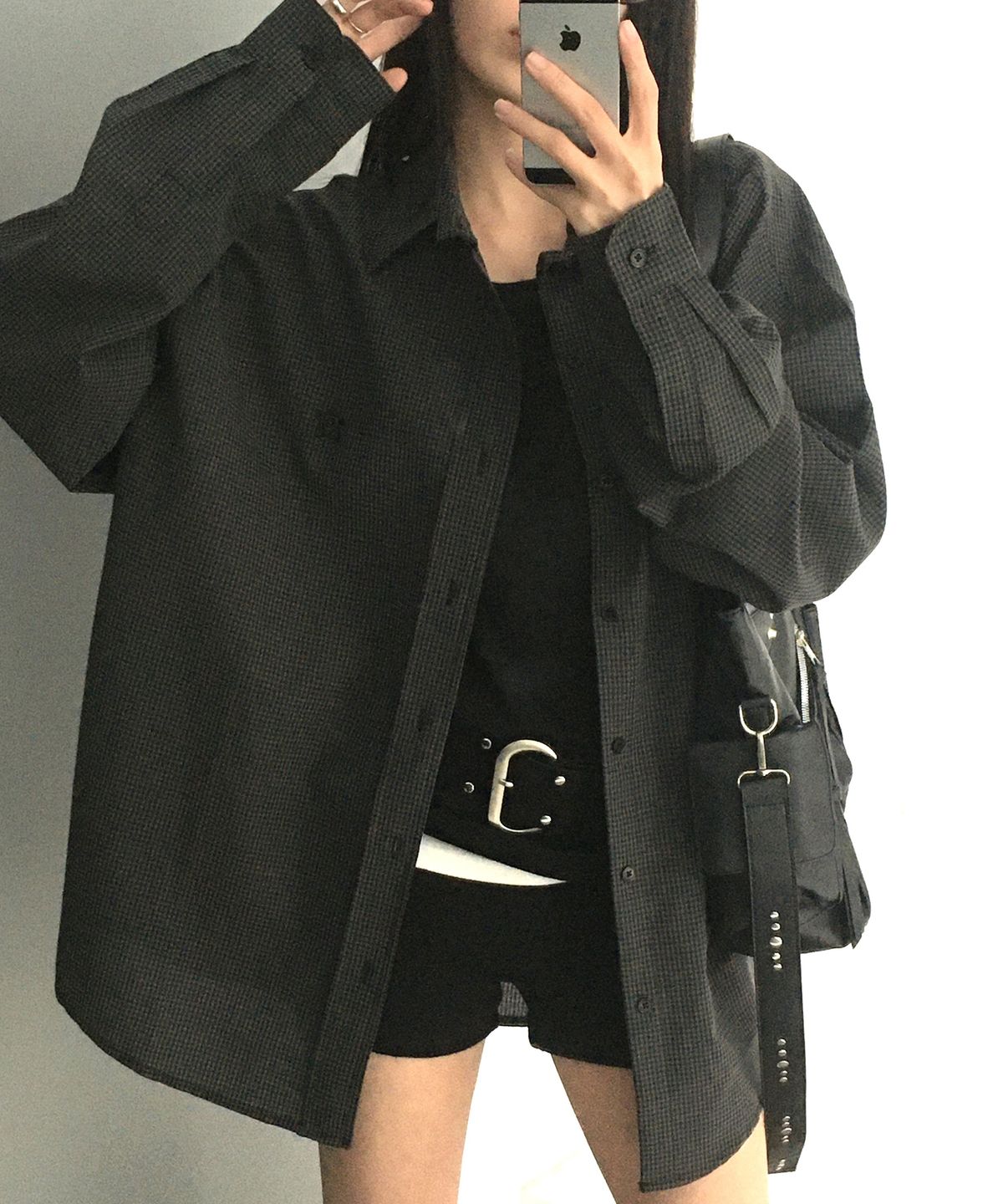 칙스(CHICKS) 마이크로 체크 오버핏 셔츠 차콜