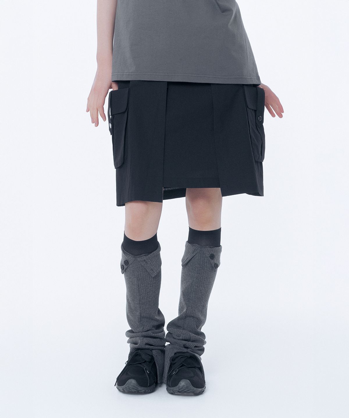 미세키서울(MISEKI SEOUL) Layered pocket cargo skirt BLACK