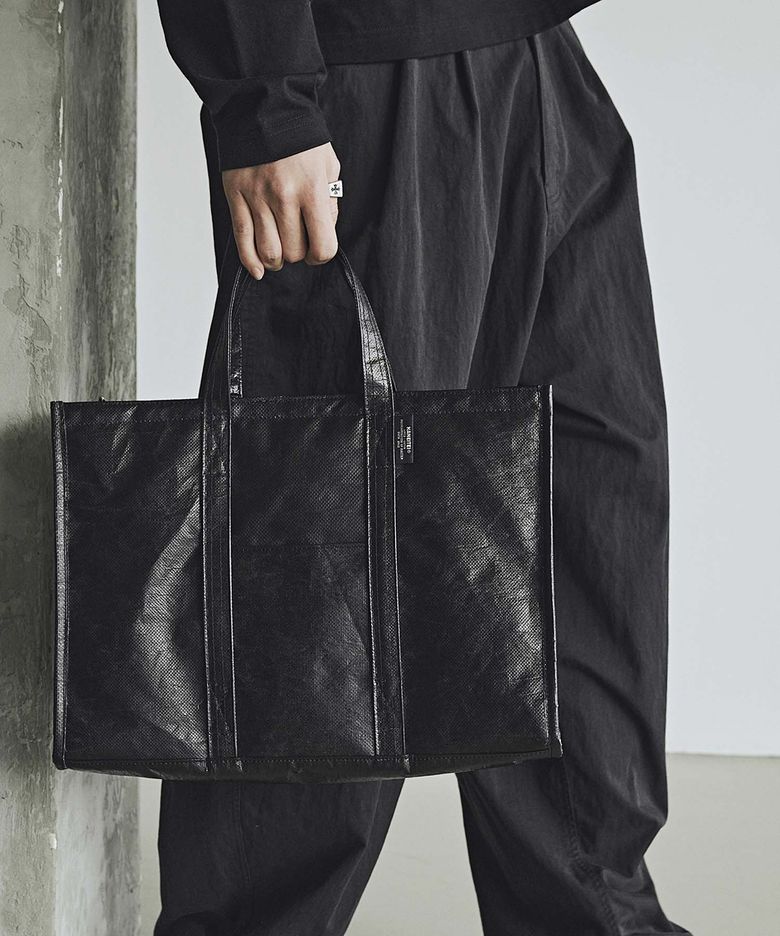 STRUCTURE BRIEFCASE (BLACK) / UPCYCLED