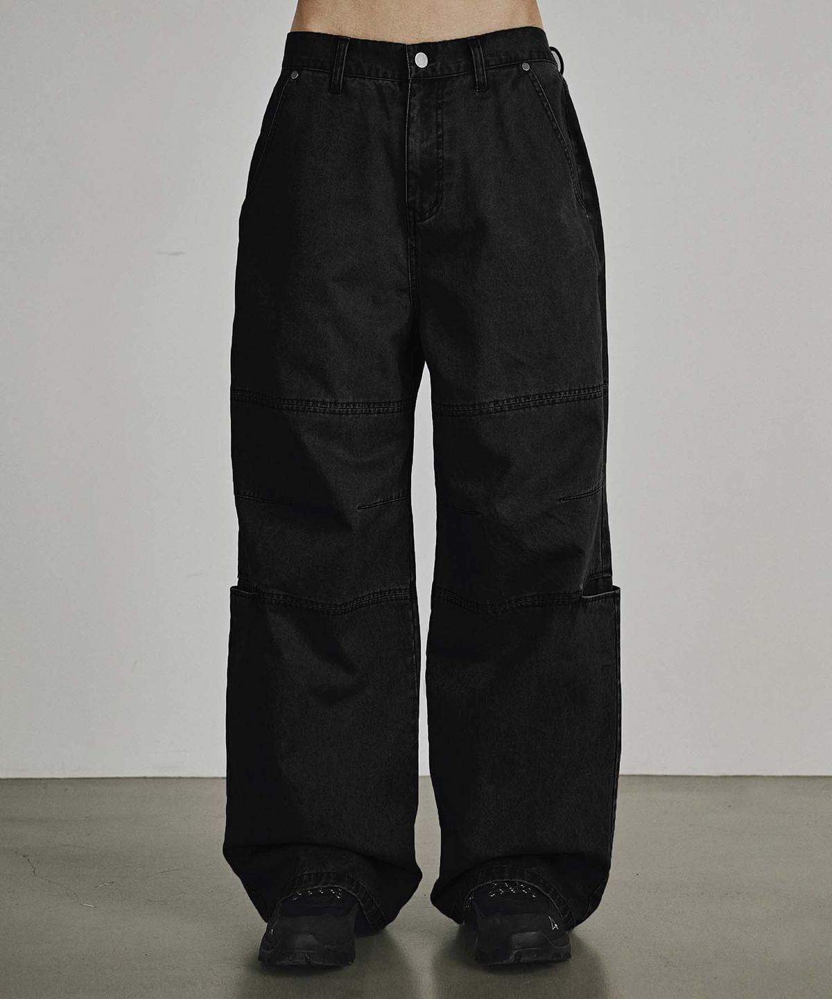 카네이테이(KANEITEI) WIDE STUD CARPENTER PANTS (BLACK)