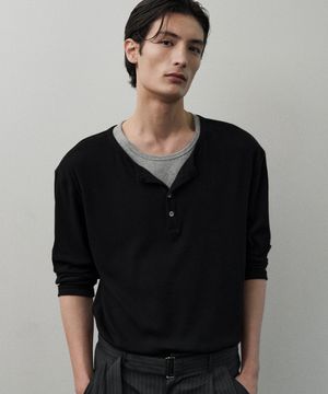 더블 레이어링 리브드 헨리넥 티셔츠 [BLACK]