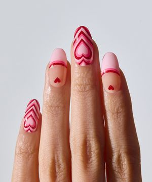 N 러브 퍼프 네일