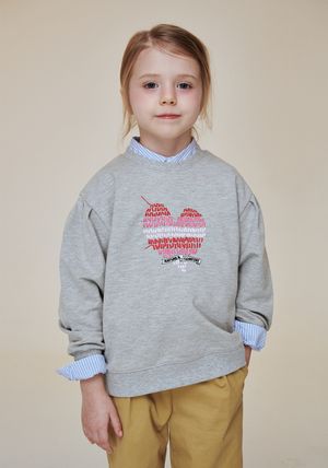 BA12TS01GY 그레이 하트 자수 맨투맨 티셔츠