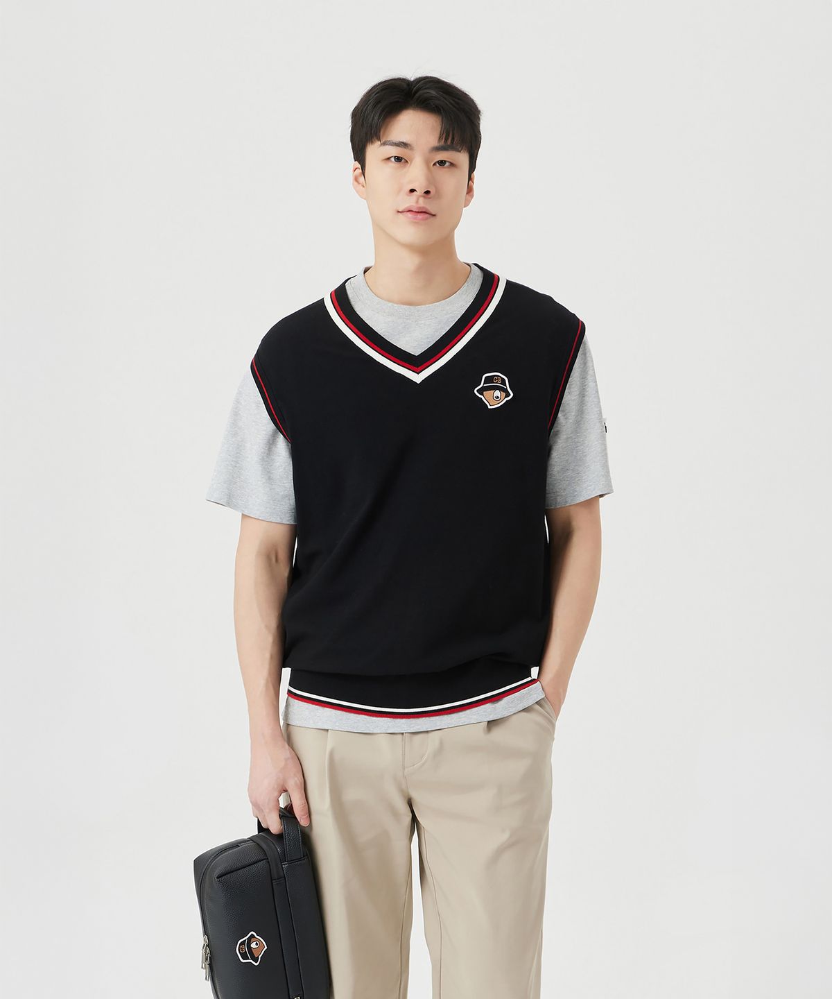 골든베어(GOLDEN BEAR) (M) V Neck Jacquard Logo Vest G4WAM26101BKX