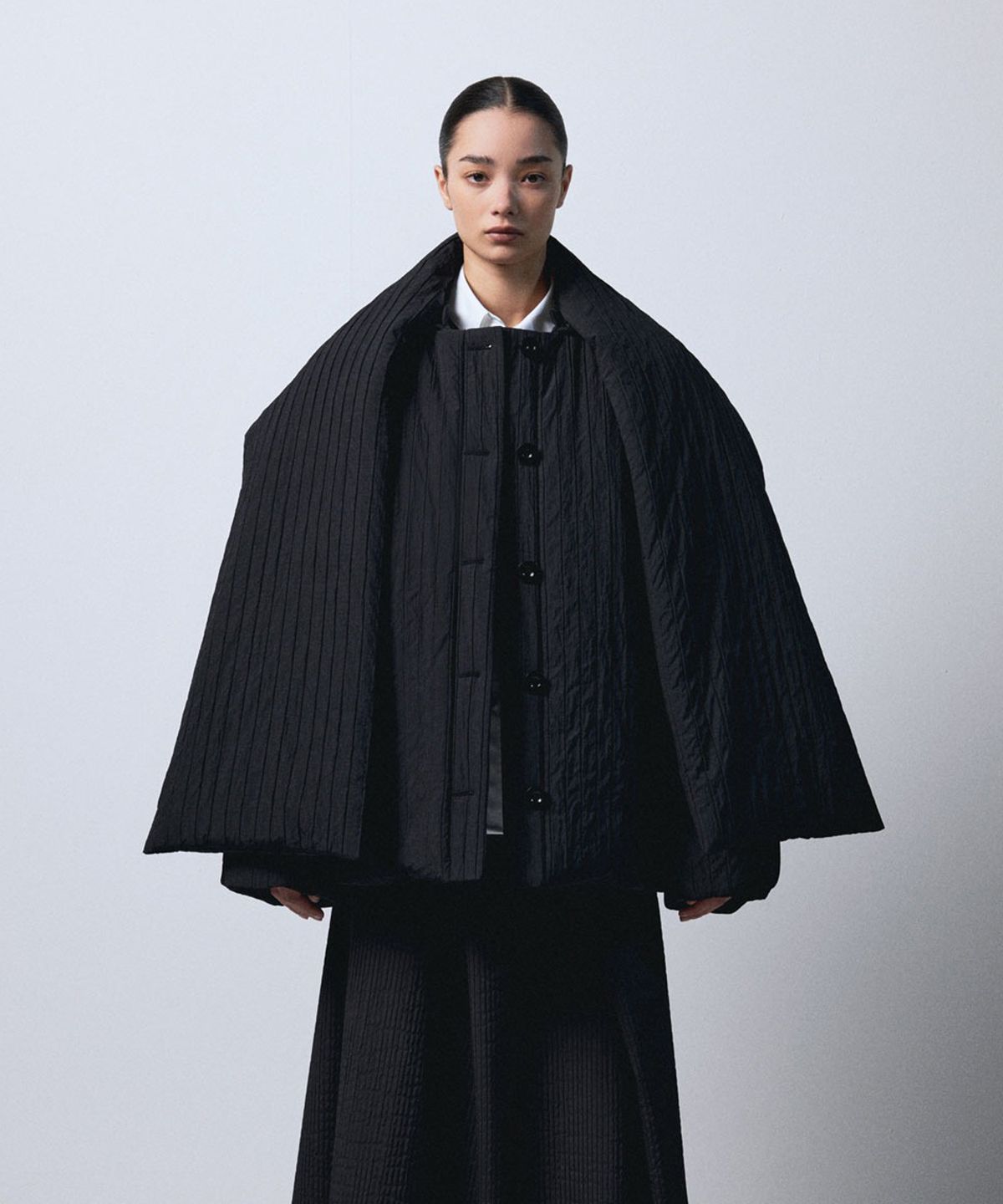 에핑글러(EPINGLER) PLEATS MUFFLE PADDING (SHORT) - BLACK