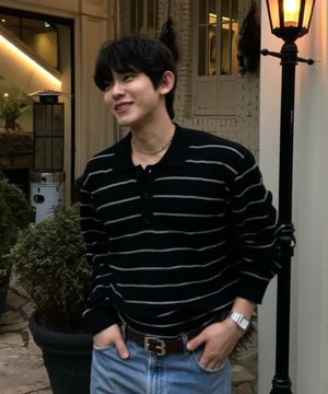 울 서플 스트라이프 카라 니트 [BLACK]