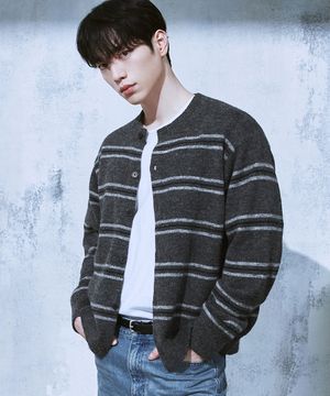 [서강준 PICK] 울 헤어리 브로드 스트라이프 가디건 [CHARCOAL]