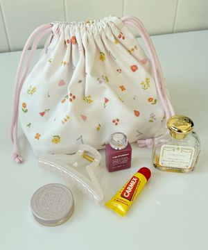 [논로컬 X 설찌] Blooming Floral Drawstring Pouch - Flower Multi