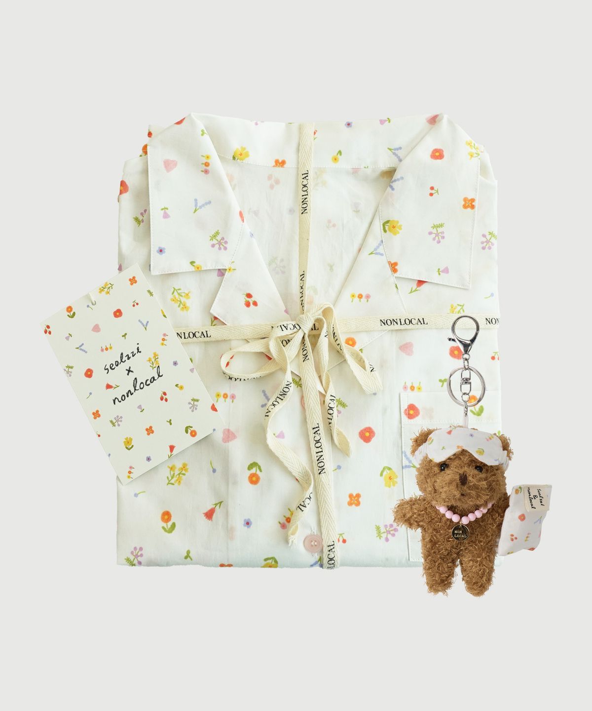 논로컬(NONLOCAL) [SET][논로컬 X 설찌] Floral Sleepwear & Sleepy Bear Keyring SET