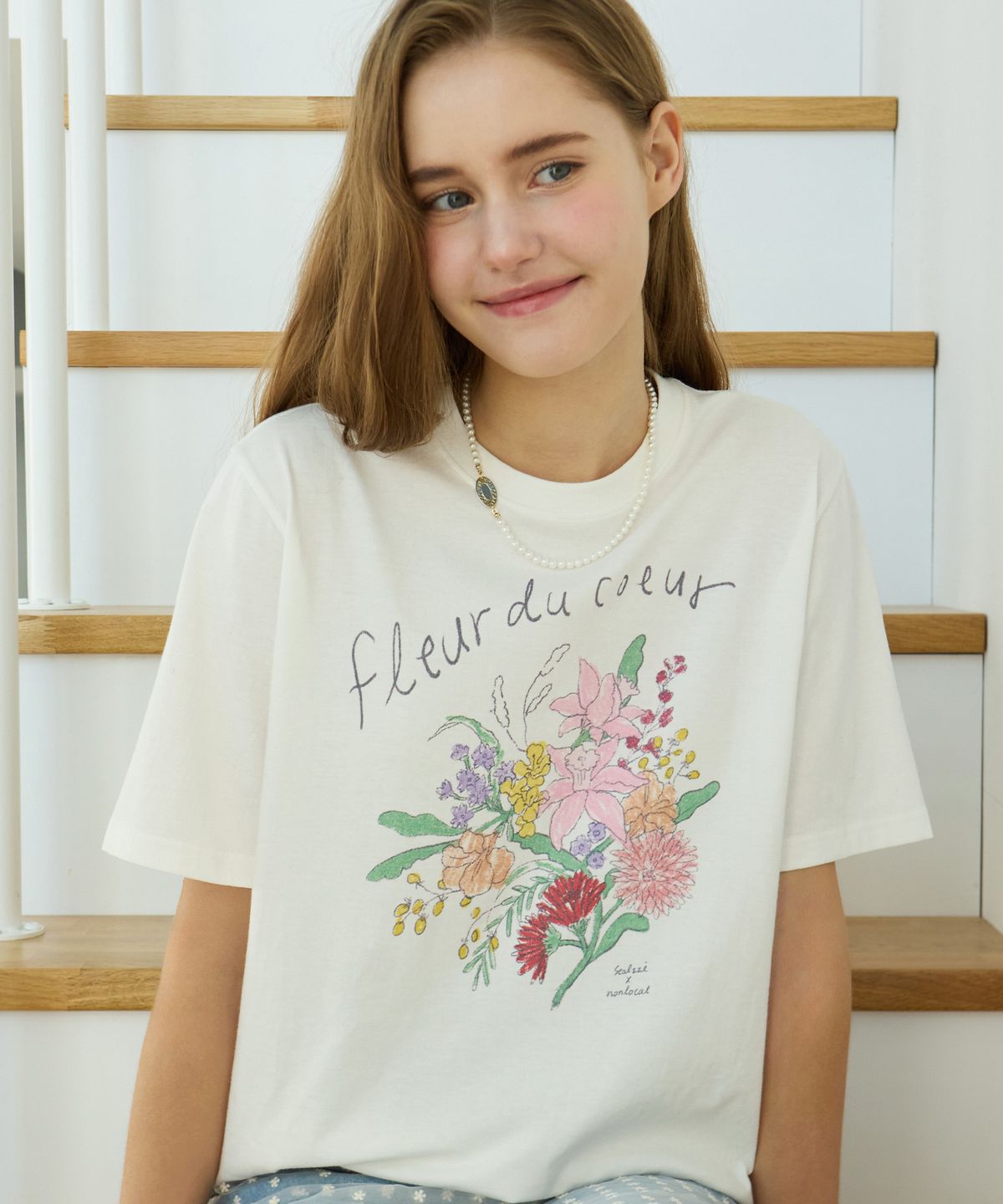논로컬(NONLOCAL) [논로컬 X 설찌] Flower Garden Hand-Drawing T-Shirt - White