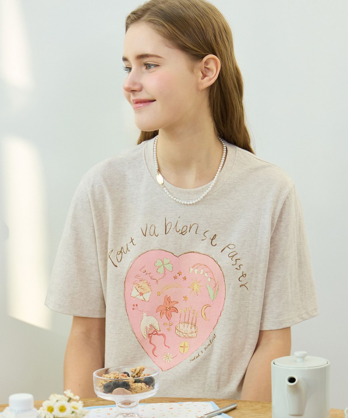 논로컬(NONLOCAL) [논로컬 X 설찌] Coloring Heart Hand-Drawing T-Shirt - Oatmeal