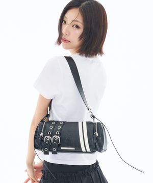 [김고은 PICK] 라인 버클 실린더 백 블랙