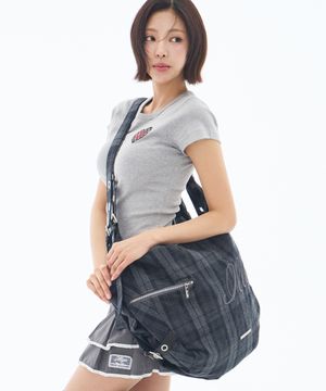 [김고은 PICK] 레터 빅 숄더 백 체크 그레이