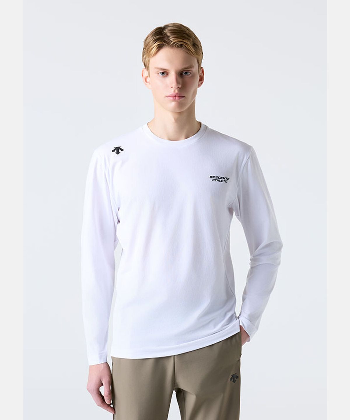 데상트(DESCENTE) 트레이닝 터프라이트 긴팔 티셔츠 화이트 SR123TTL11