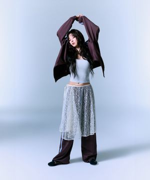 [슬기 착용] 푸마 X 무신사 모노그램 레이어링 스커트 - 아몬드 / 638019-87