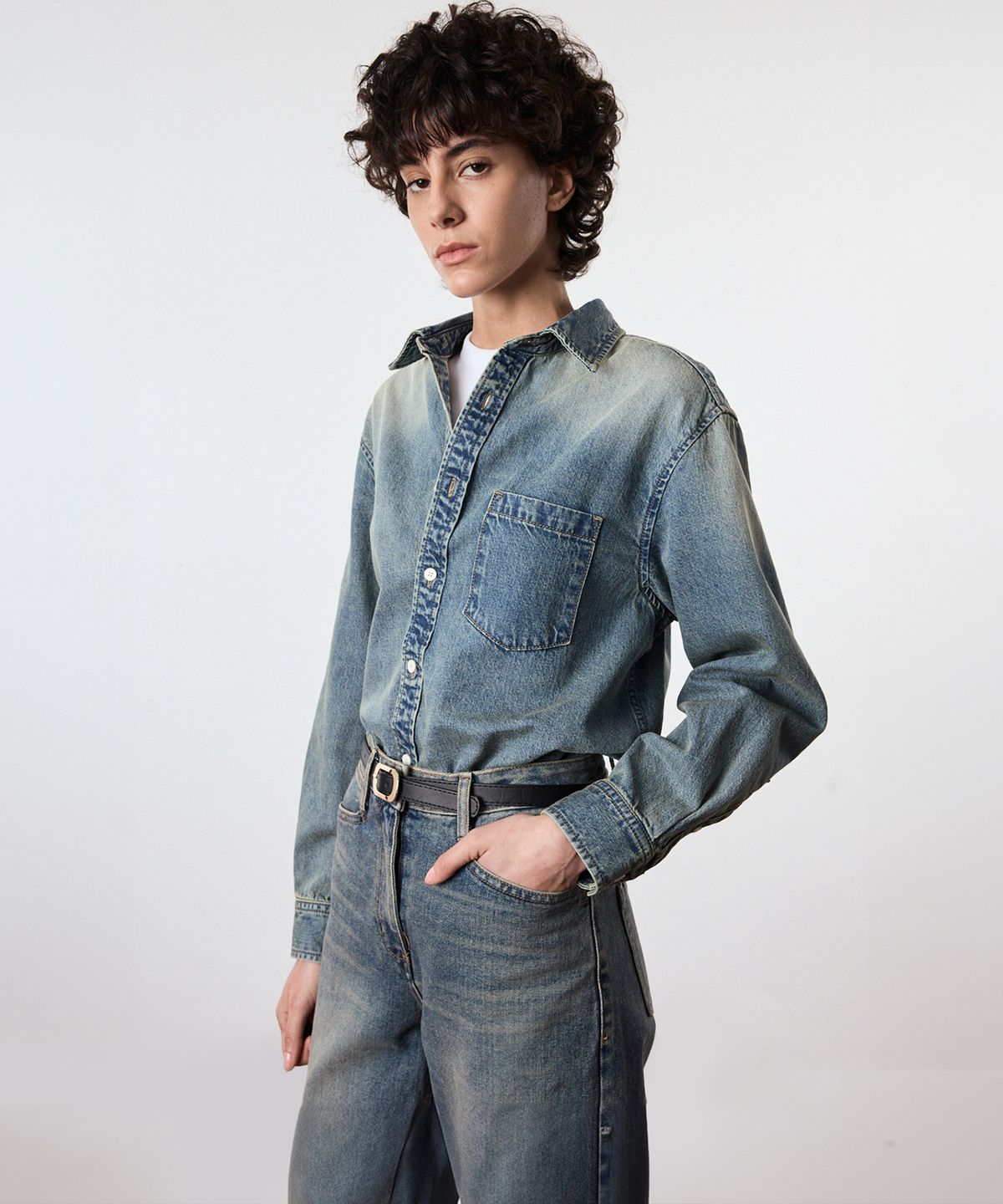티엔지티 우먼(TNGT WOMAN) W Oversize Denim Shirts (Vintage Blue) TNSH6E105B2