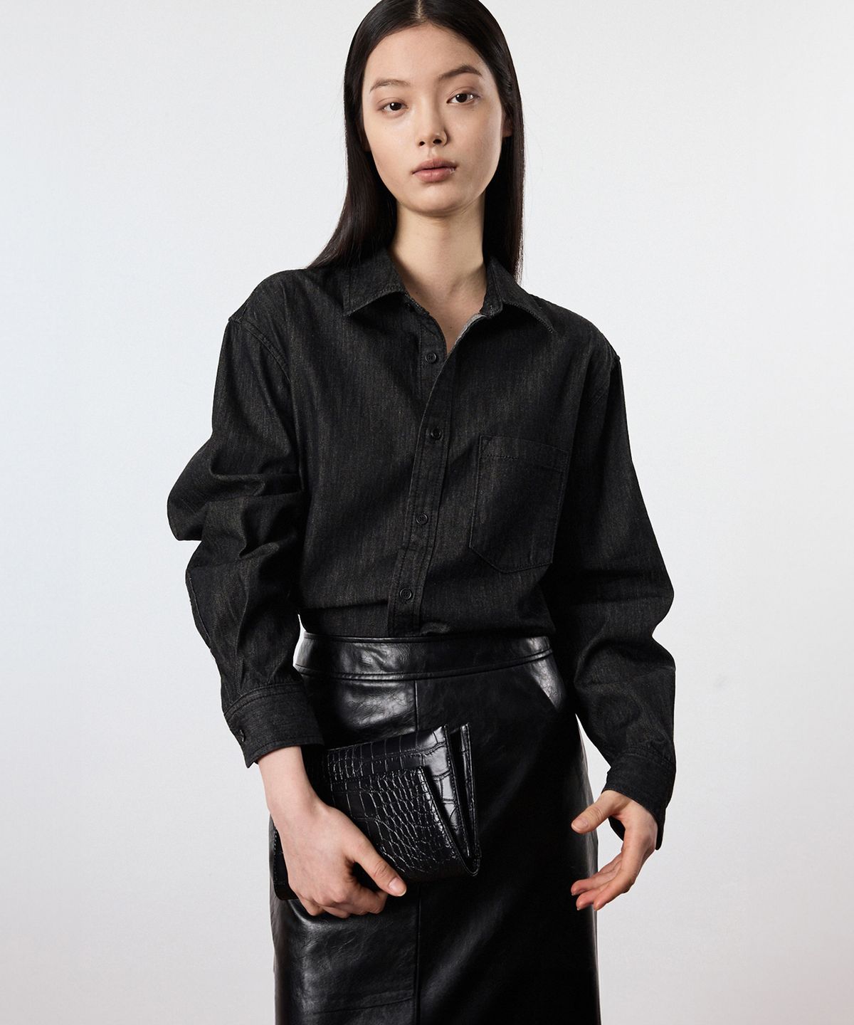 티엔지티 우먼(TNGT WOMAN) W Oversize Denim Shirts (Raw Black) TNSH6E105BK