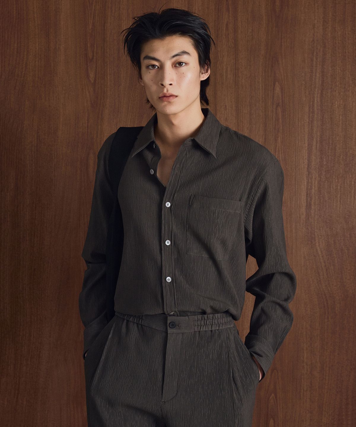 티엔지티(TNGT) Kinoshita Seersucker Shirts (Khaki) TNSH6E101K2