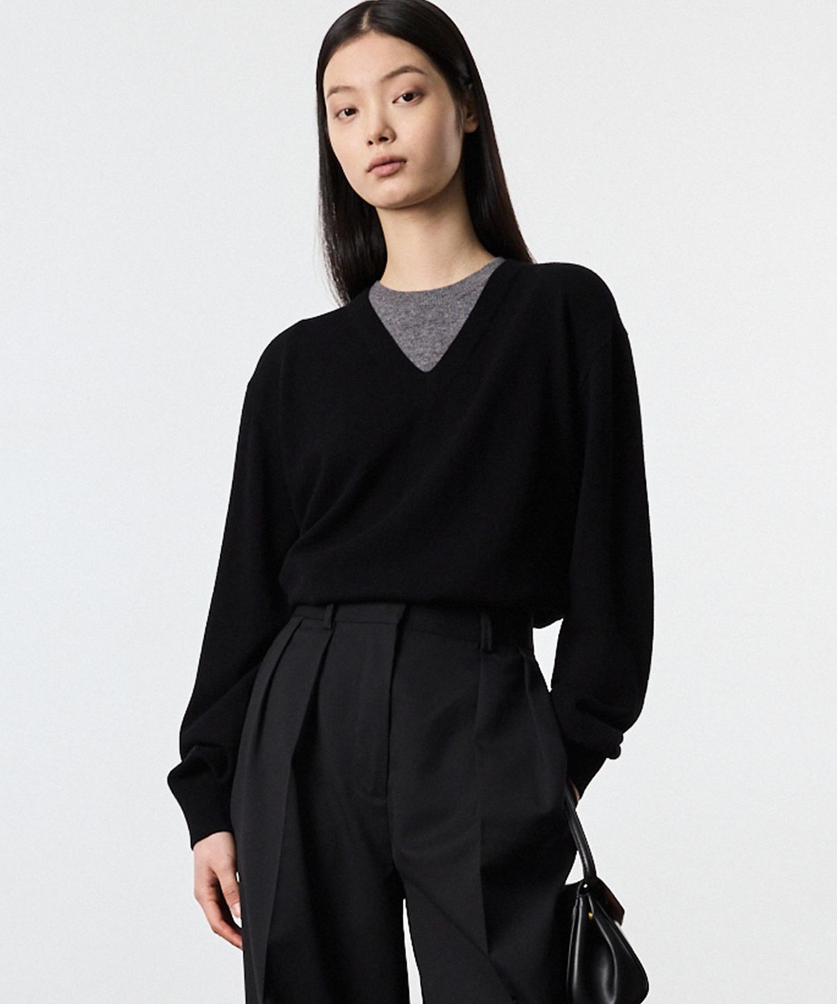 티엔지티 우먼(TNGT WOMAN) W Layered V-Neck Knit Top (Black) TNSW6E102BK