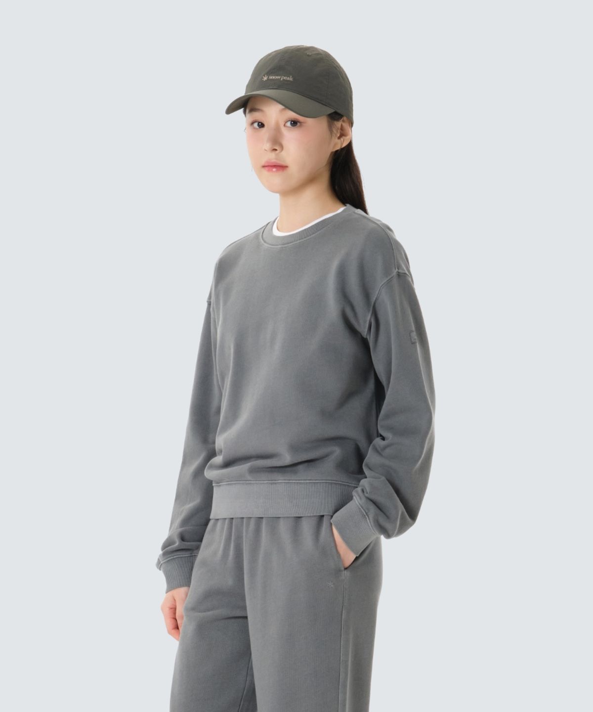 스노우피크 어패럴(SNOWPEAK APPAREL) 피그먼트 여성 맨투맨 (S26SWFHT57) Charcoal