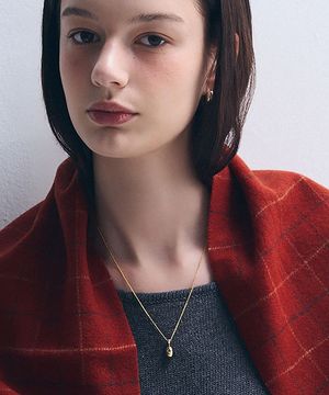 모던 오발 페블 목걸이