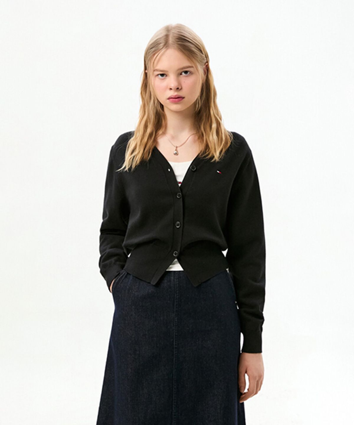 타미진스(TOMMY JEANS) 에센셜 브이넥 가디건 (T32G0KCD11TWT2BDS)