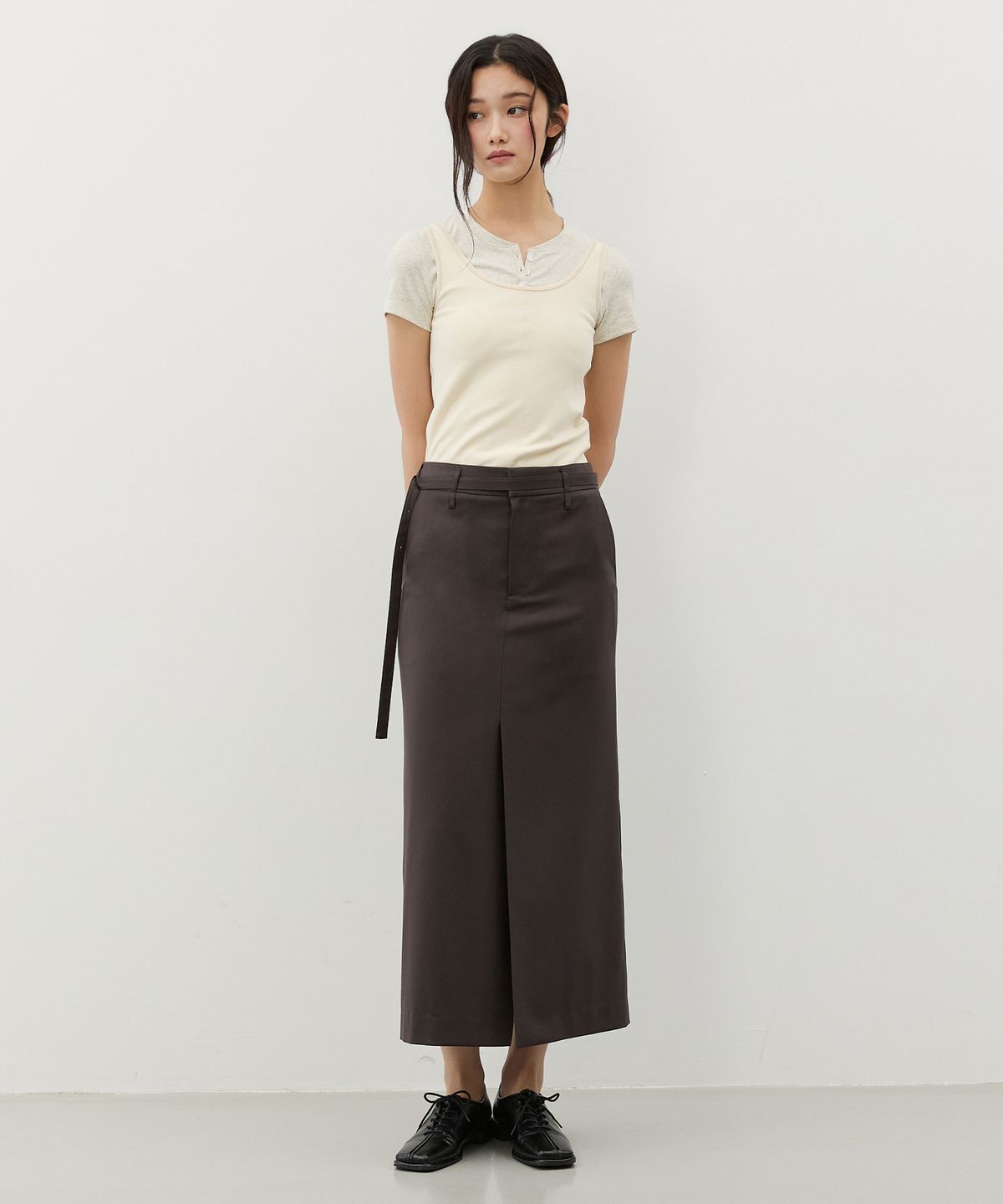 시티브리즈(CITYBREEZE) 스트랩 테일러드 롱 스커트_DARK BROWN