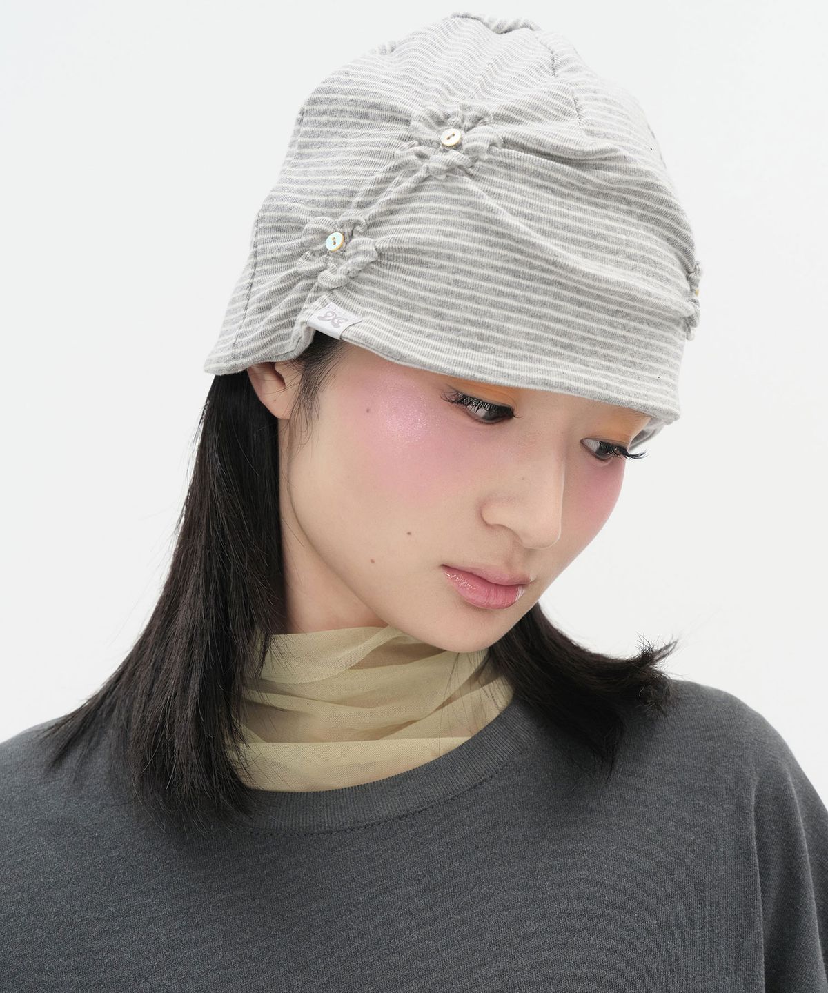 타입서비스(TYPESERVICE) Flower Button Beanie [Gray]