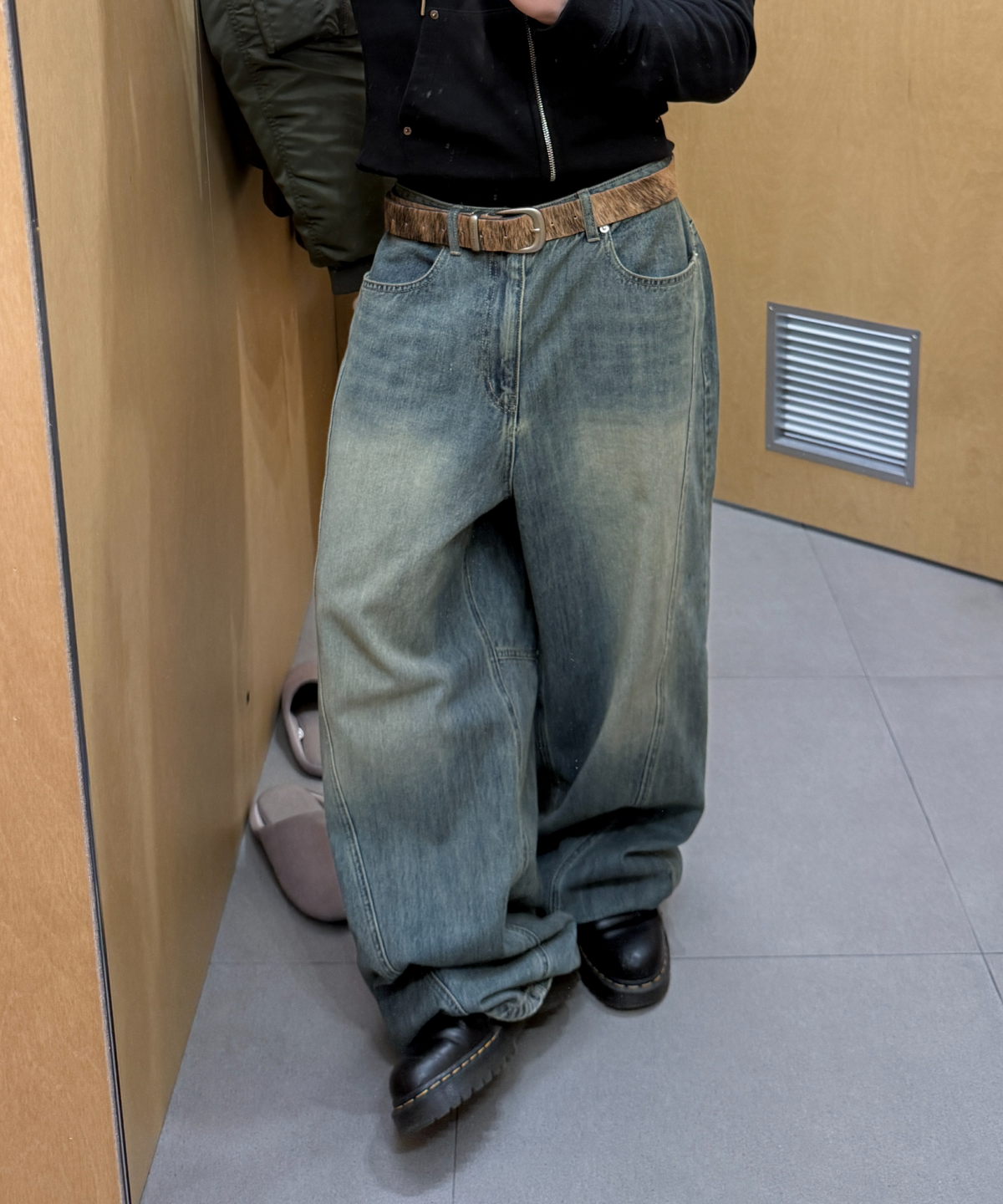 본엑스(BORNX) Washed Incision Denim Pants