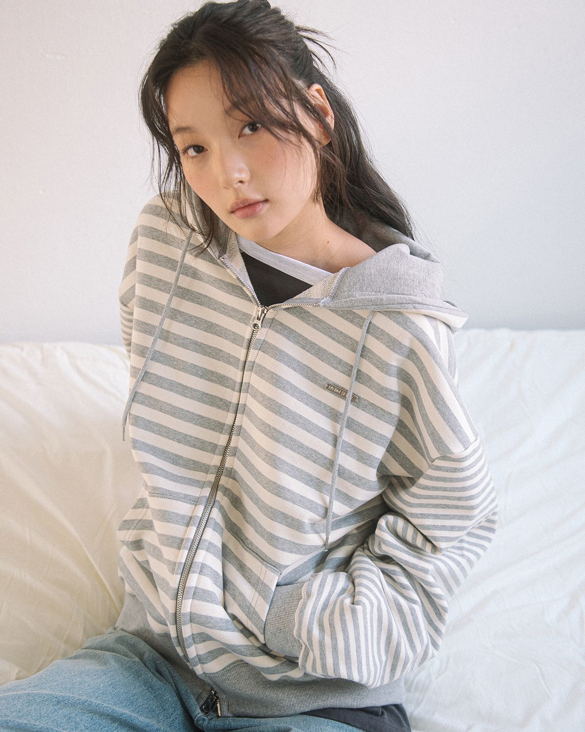 해비즘(HAVISM) MULTI STRIPE ZIP UP HOOD(GREY)