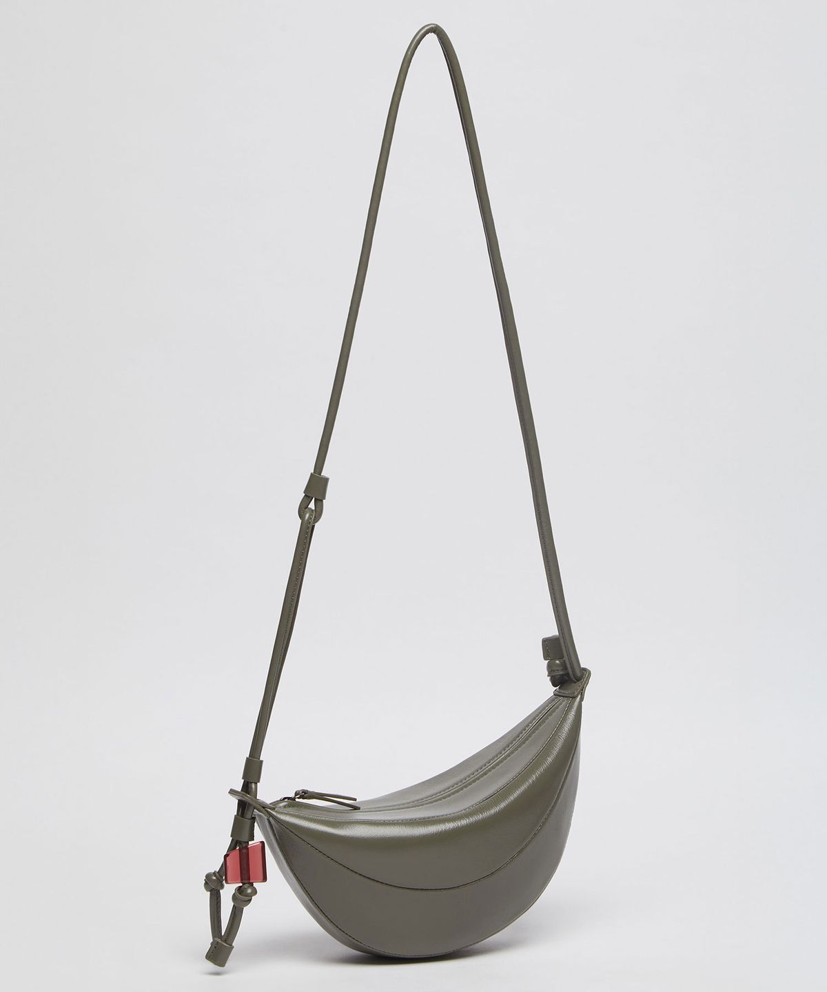 아카이브앱크(ARCHIVEPKE) Small fling bag(Glossy ivy grey)_OVBAX26001GGR