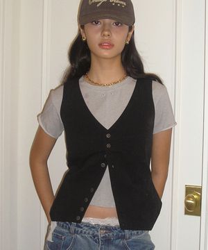 로린 브이 넥 베스트-블랙