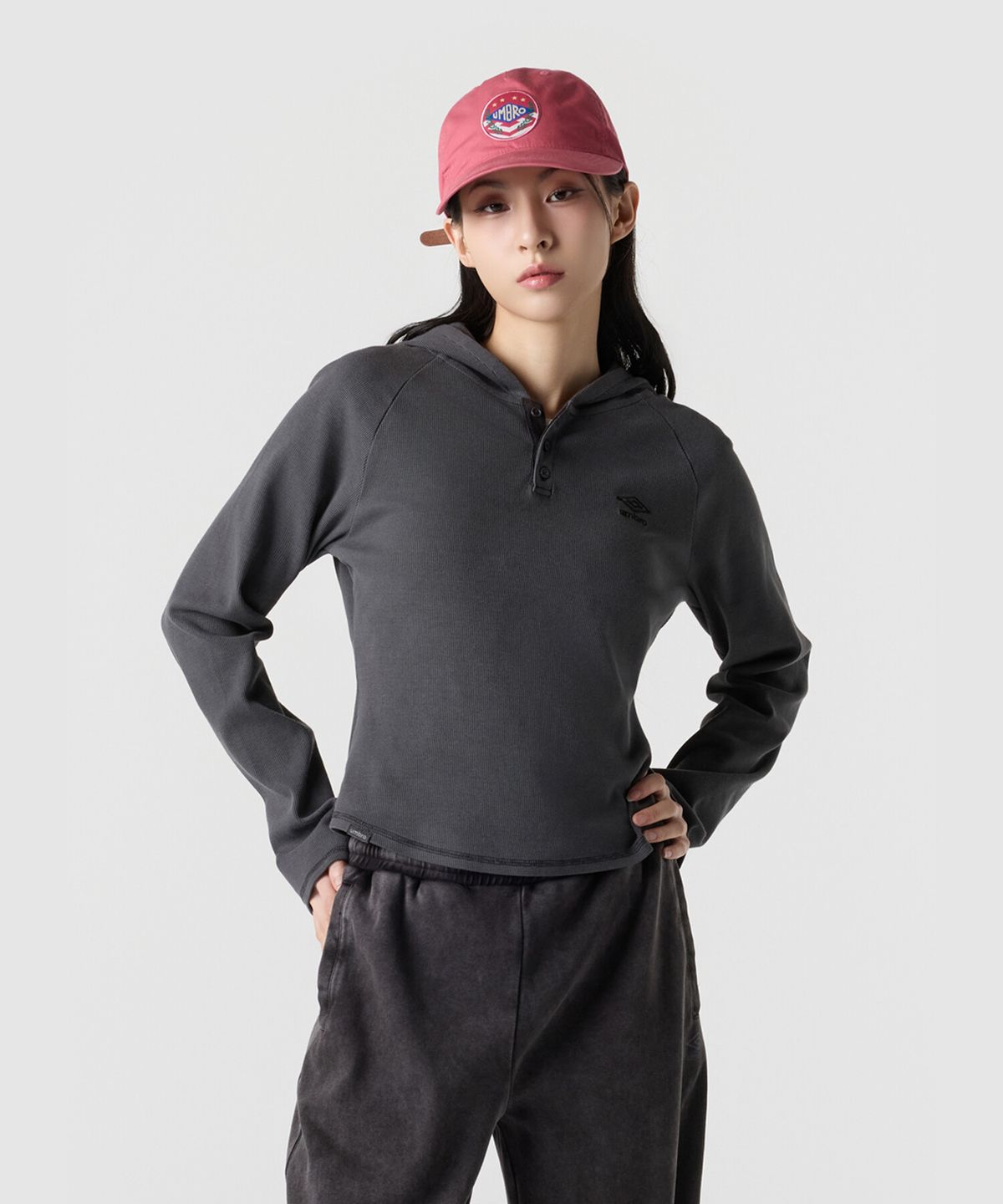 엄브로(UMBRO) 골지 후디 긴팔 티셔츠 차콜 UR122CRL31