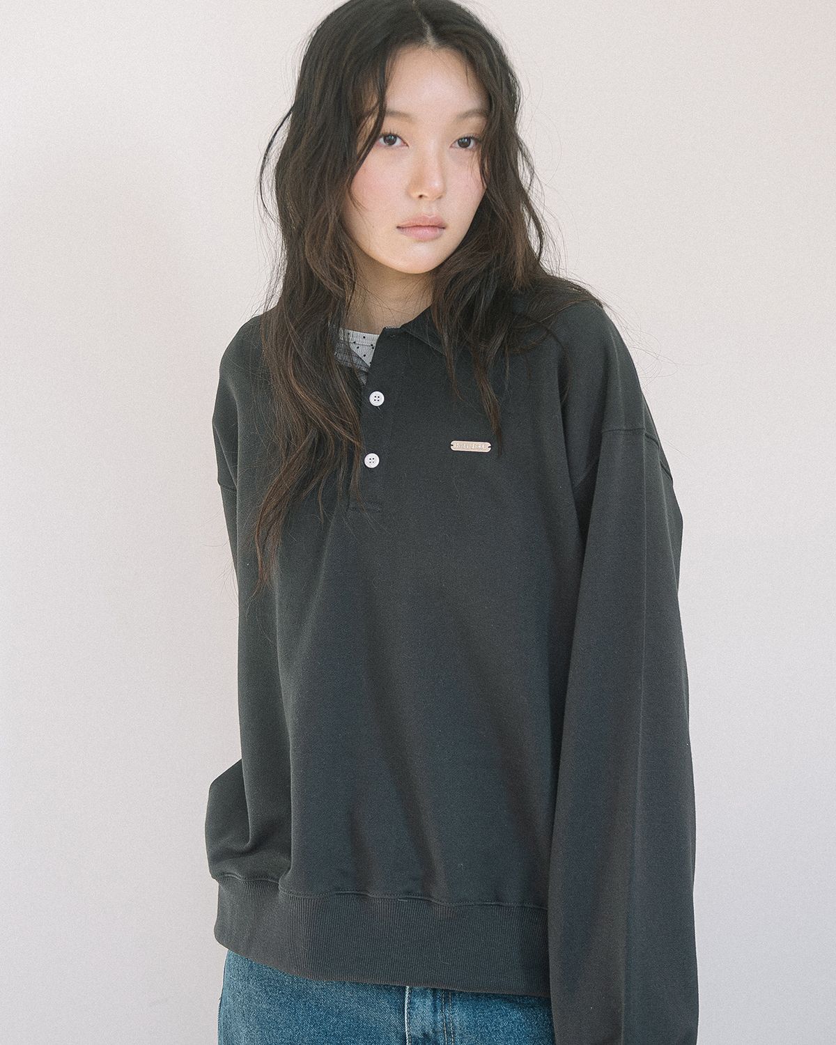 해비즘(HAVISM) WP CHECKED COLLAR SWEATSHIRT(CHARCOAL)