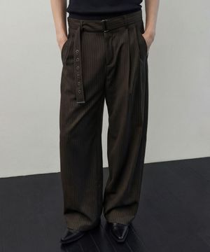 칸느 스트라이프 벨티드 슬랙스 [BROWN]