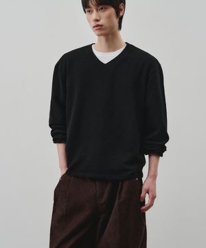 텍스쳐드 브이넥 크롭 니트 티셔츠 [블랙]