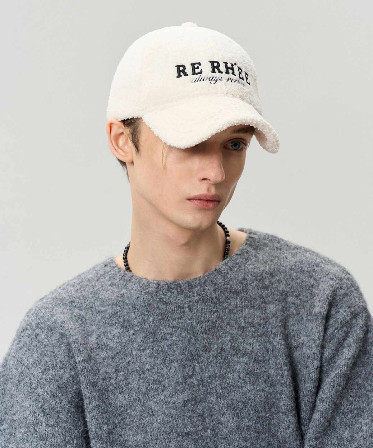 리이 맨(RERHEE MEN) SIGNATURE LOGO SHEARING CAP IVORY