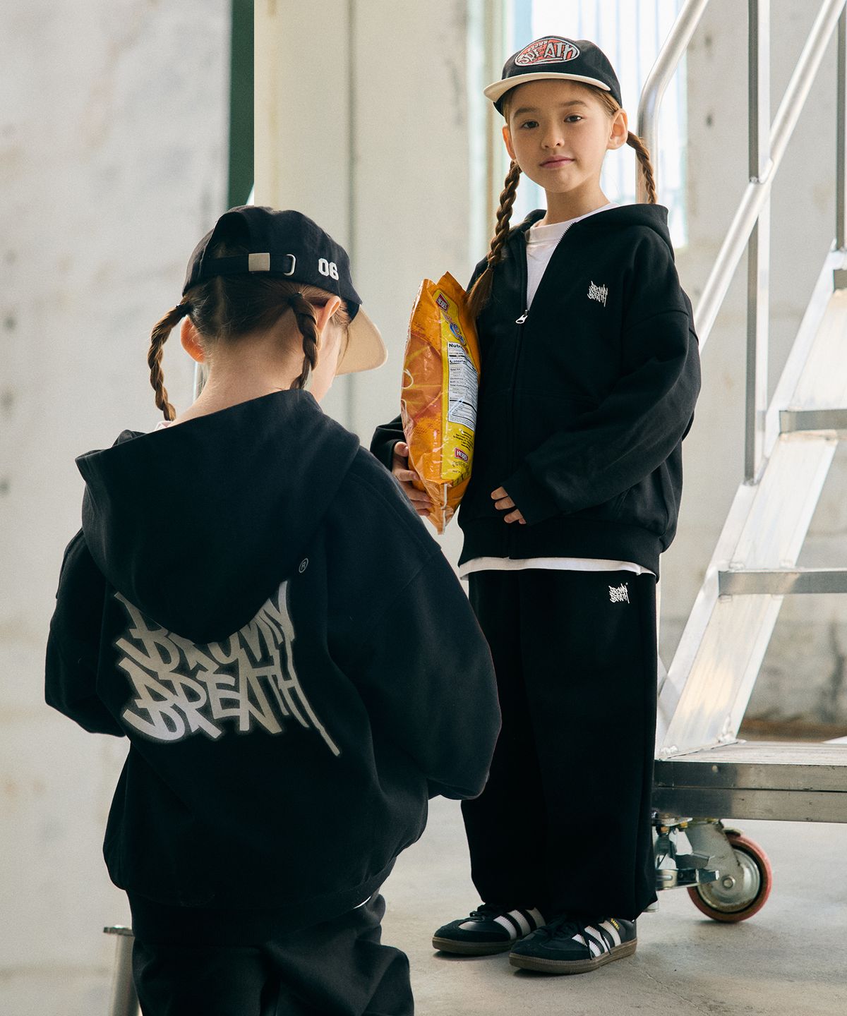브라운브레스 키즈(BROWNBREATH KIDS) KIDS TAG SPRAY HOOD ZIP UP SETUP_BLACK