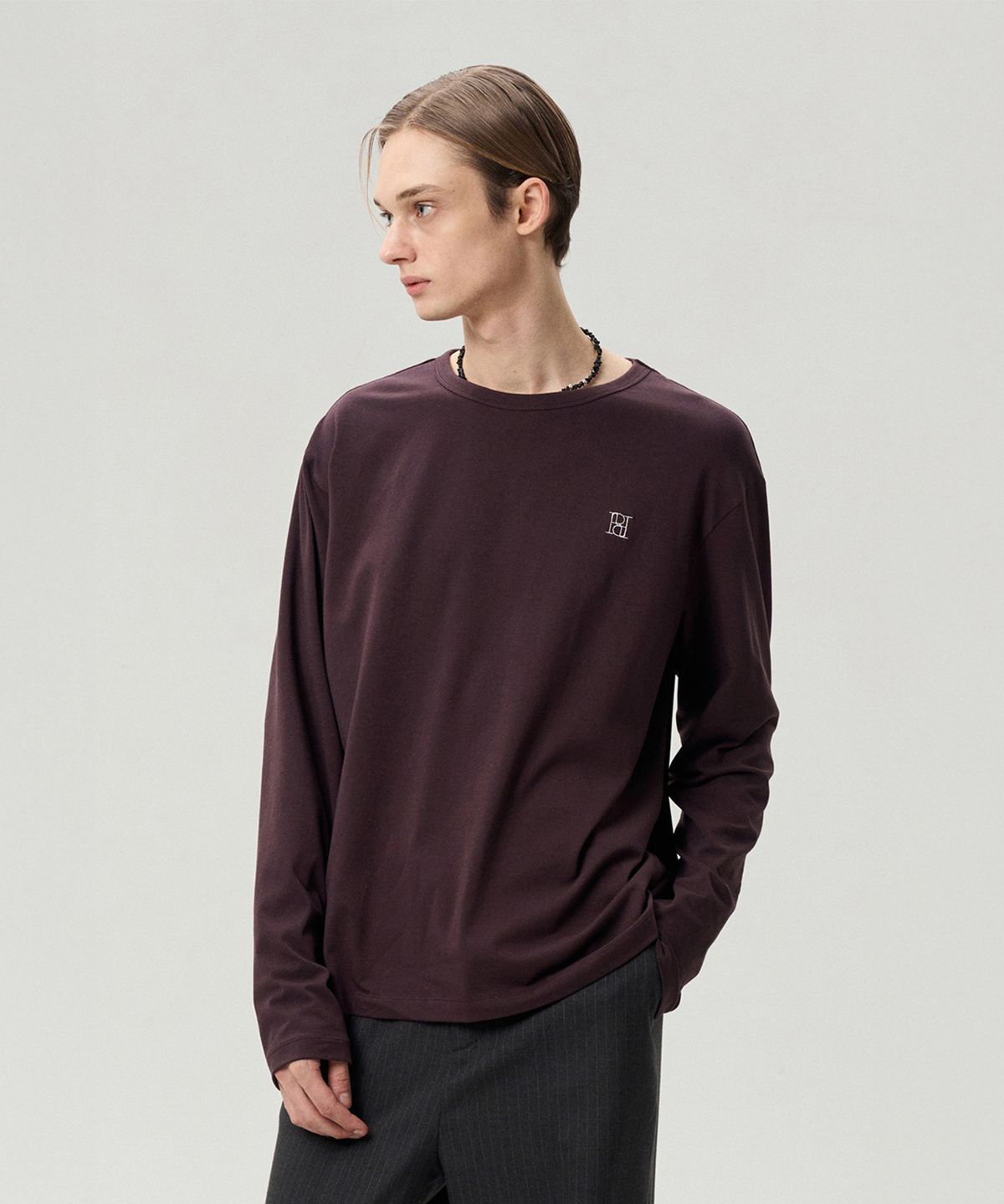 리이 맨(RERHEE MEN) LOGO EMBROIDERED JERSEY TOP WINE