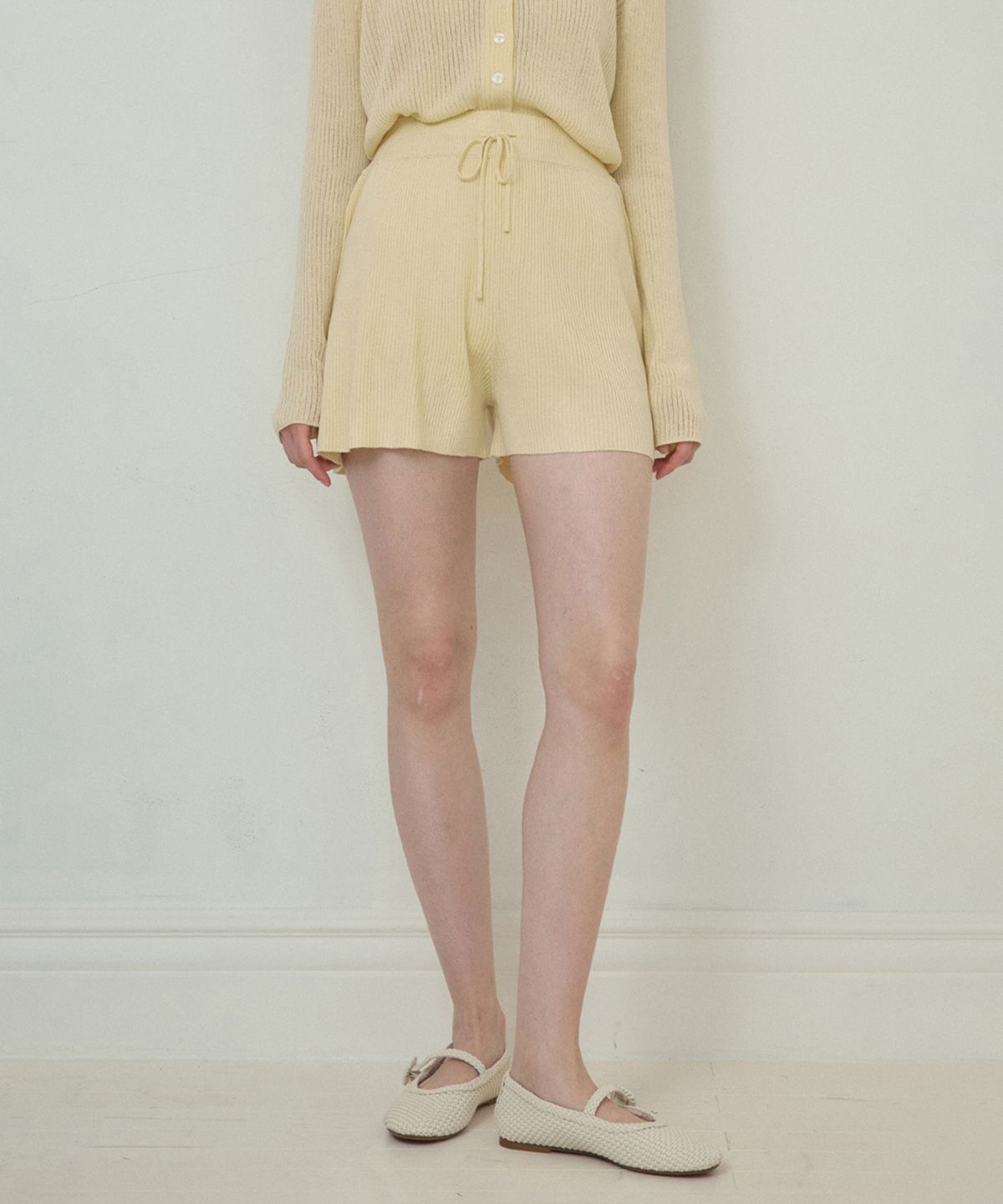 아우어노스텔지아(OURNOSTALGIA) Lush basic knit setup shorts_Butter yellow(OC25-KN10)