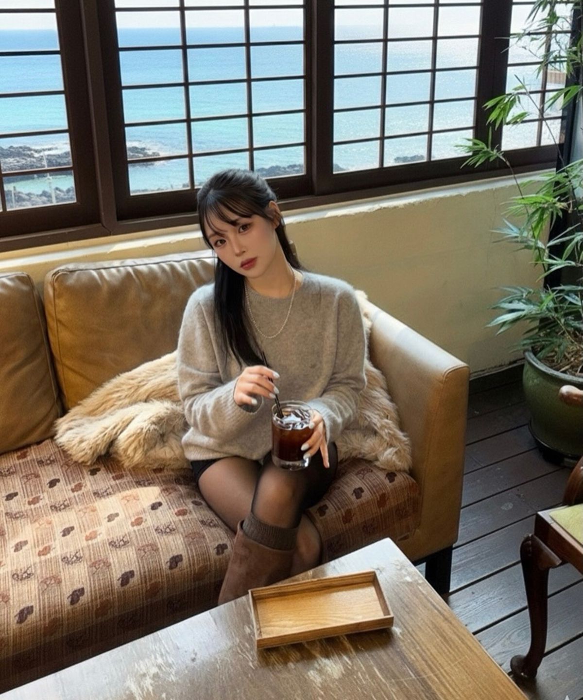 아위(AHWE) 캐시 울 혼방 라운드 니트_그레이